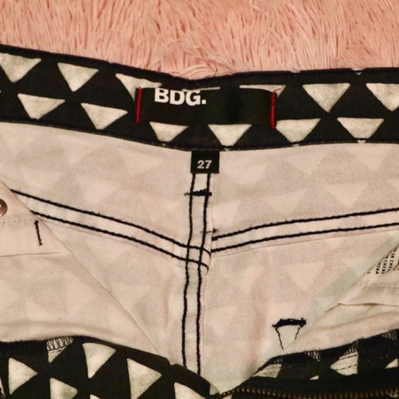 Urban Outfitters BDG High Waisted Shorts Boho Geom - Picture 4 of 4